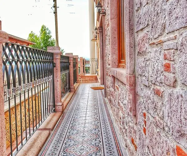 Stone Hill Szálloda