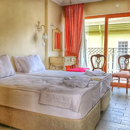 Stone Hill Hotel 3*