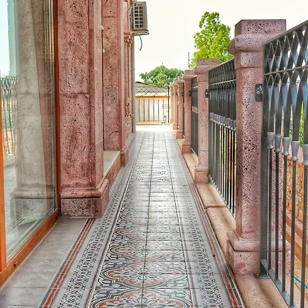 Ξενοδοχείο Stone Hill 3*